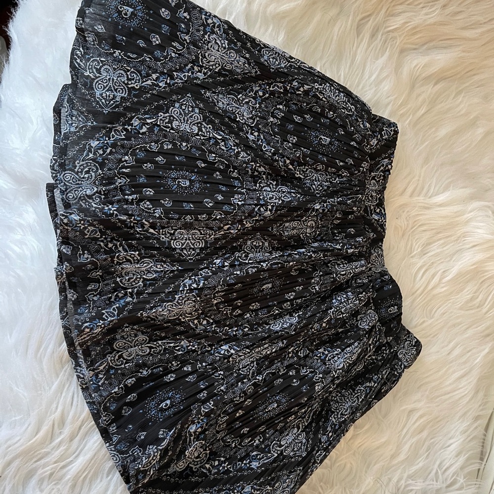 Black flowered skirt